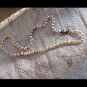 Vintage 1940 strand of pearls